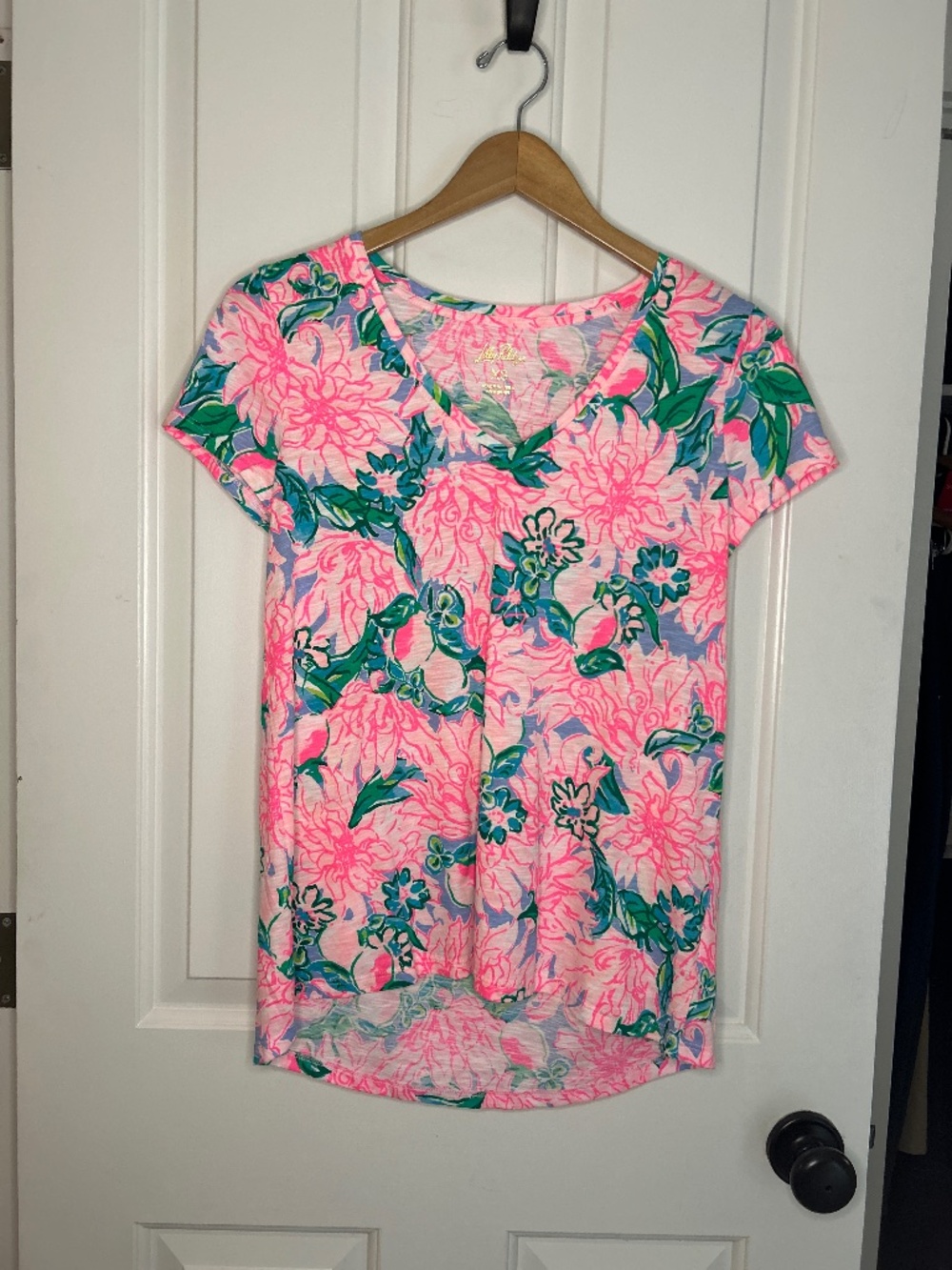 NWT Lilly Pulitzer Etta V-Neck Short Sleeve V-Neck Shirt - Size XS
